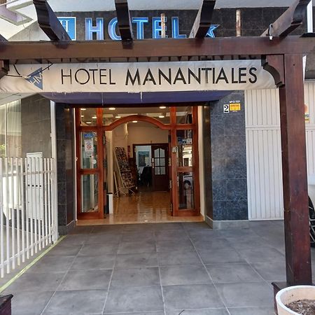 Hotel Manantiales ตอร์เรโมลิโนส ภายนอก รูปภาพ