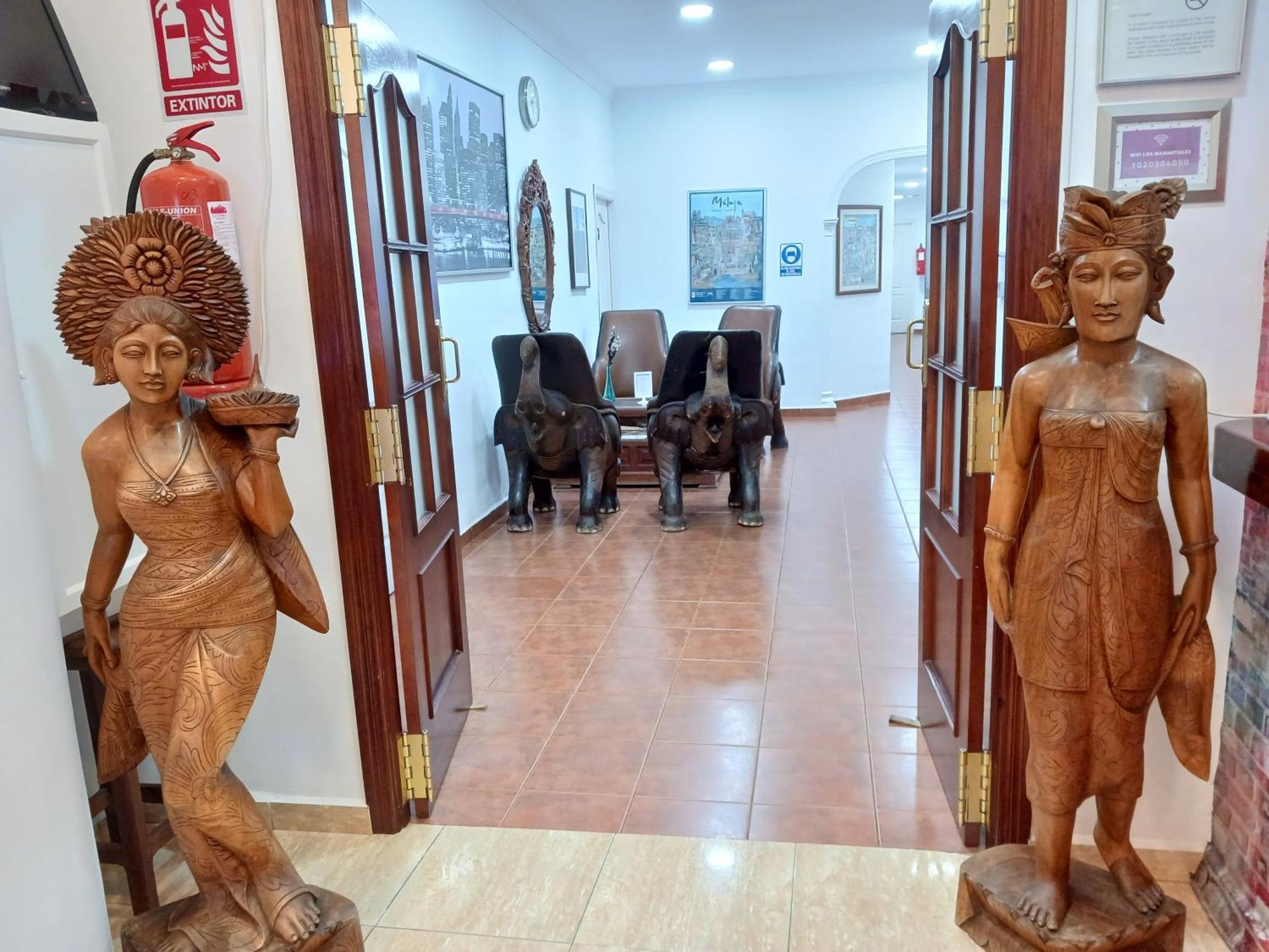 Hotel Manantiales ตอร์เรโมลิโนส ภายนอก รูปภาพ
