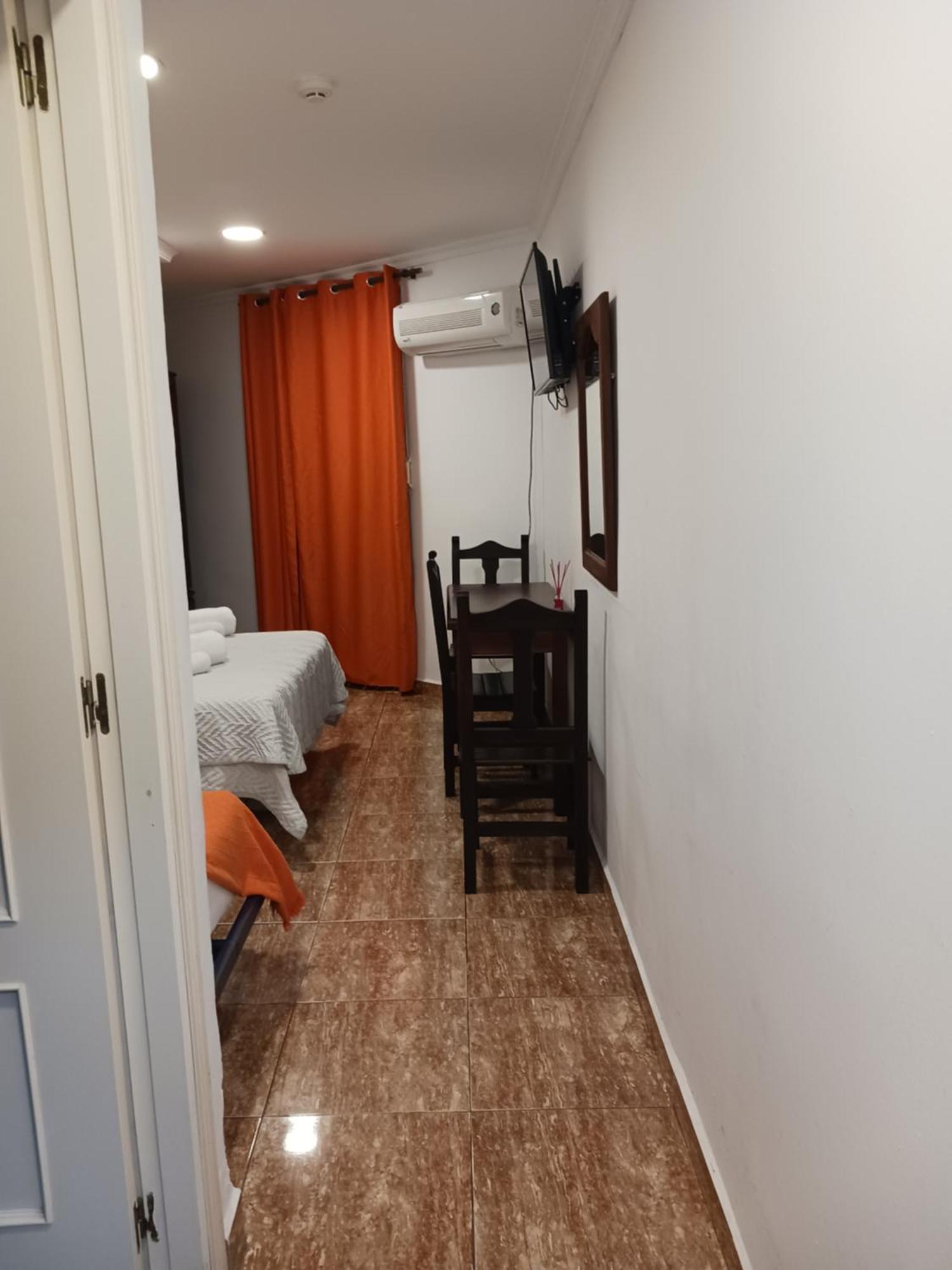 Hotel Manantiales ตอร์เรโมลิโนส ภายนอก รูปภาพ