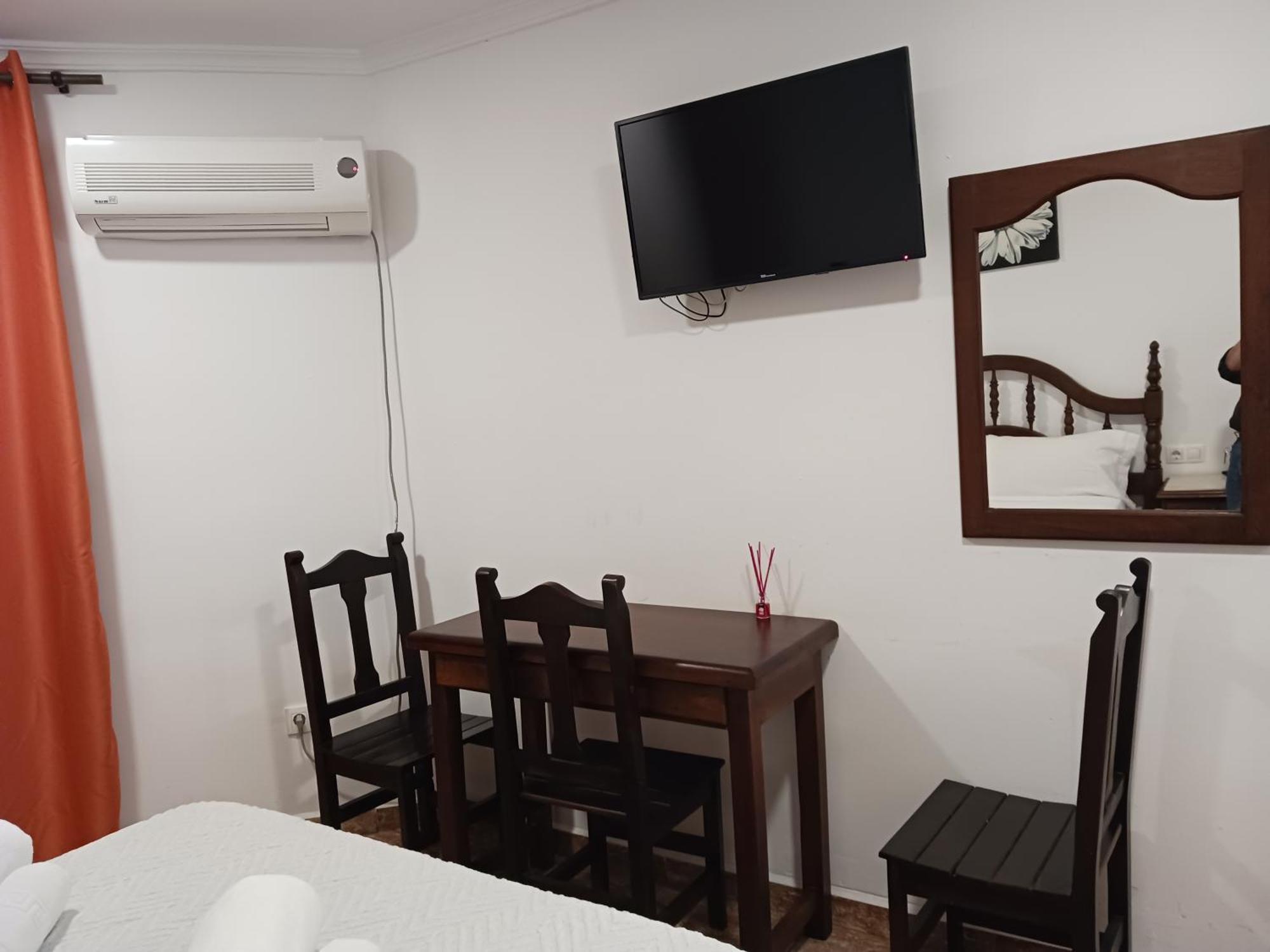 Hotel Manantiales ตอร์เรโมลิโนส ภายนอก รูปภาพ