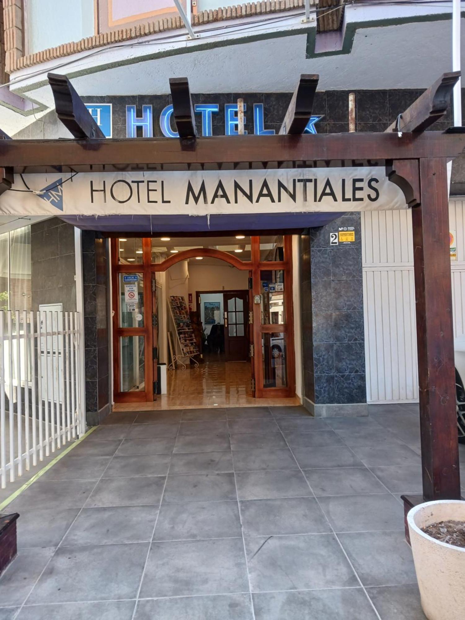 Hotel Manantiales ตอร์เรโมลิโนส ภายนอก รูปภาพ